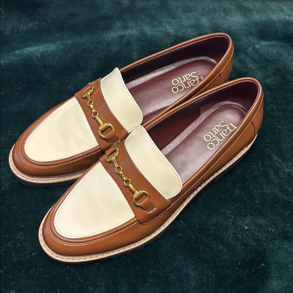 NWOT!! Franco Sarto Colette Two-Tone Loafers with Gold Detail Size 8.5W